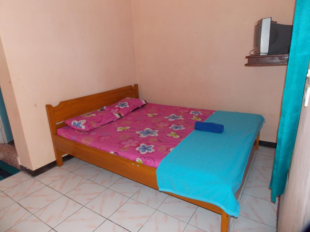 Hotel Putra Sindang Asih Batukaras Room photo