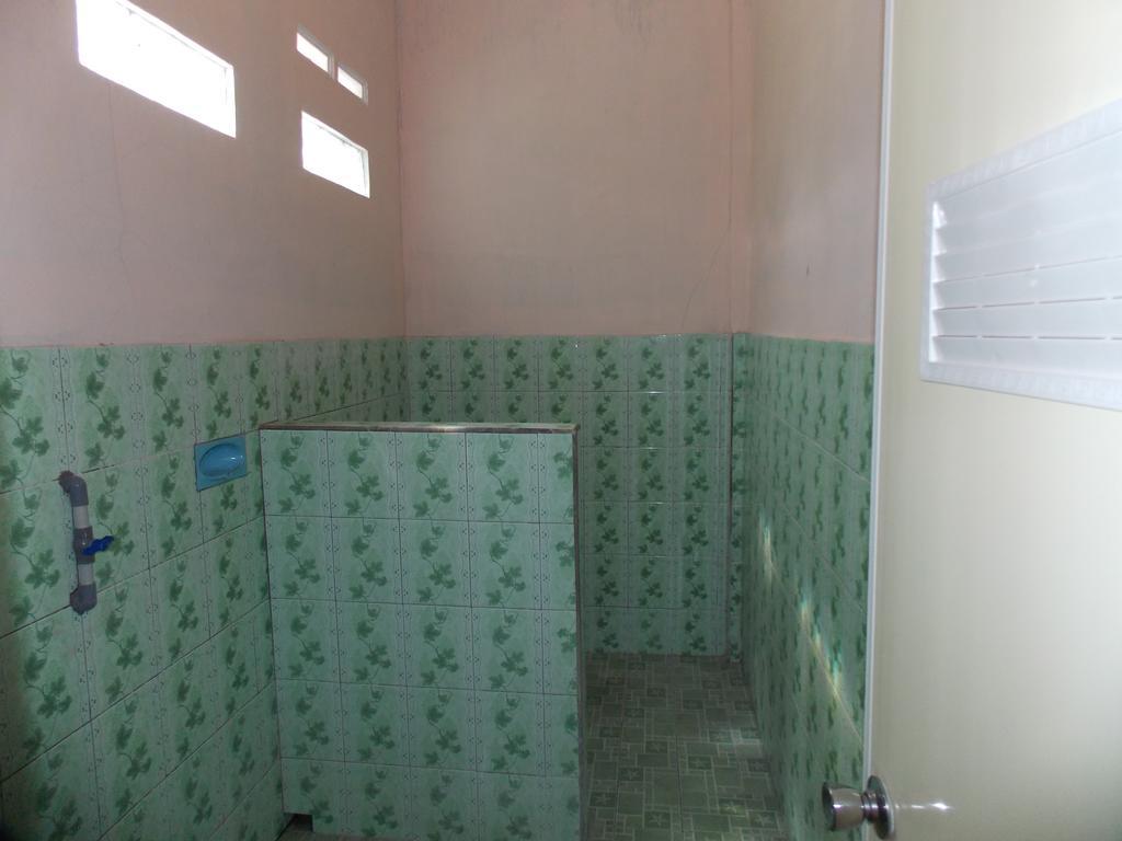 Hotel Putra Sindang Asih Batukaras Room photo